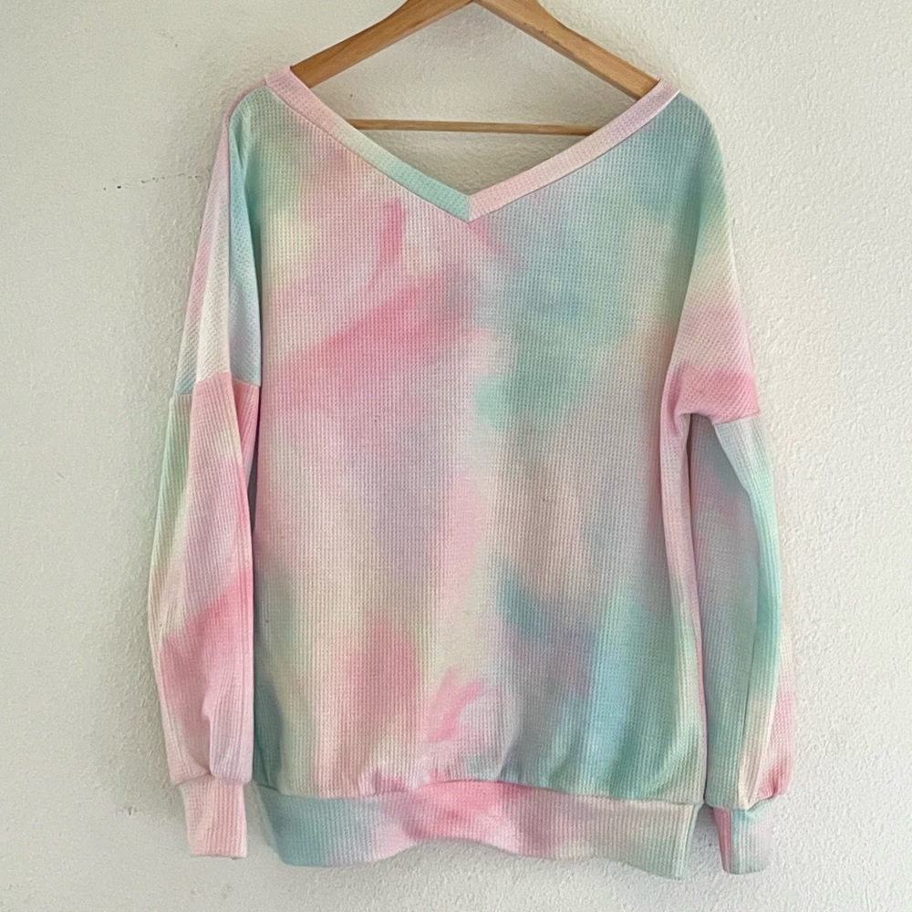 Oversized Ty dye, off shoulder, thermal.